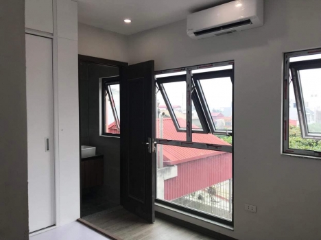 Siêu phẩm  phố  Sài Đồng, lô góc, ngõ rộng, gần hồ Sài Đồng, nội thất xịn 44m2,  6 tầng thang máy ,