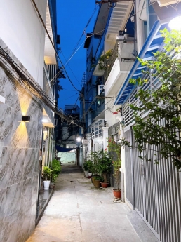 NHÀ MỚI, VỊ TRÍ ĐẸP, DT 30M2, CHỈ NHỈNH 4.3 TỶ TL