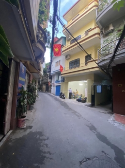 Phố Đội Cấn - Nhà Mới Kính Kong - Ngõ Thông rộng - ô tô – Mặt tiền 4,2m – 5 tầng – nhỉnh 5 tỷ.