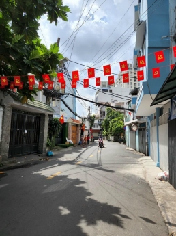 CHỈ NHỈNH 3 TỶ CÓ NHÀ THÍCH QUẢNG ĐỨC, HẺM THÔNG 4M