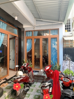 Nhà bán hẻm 703 Tỉnh Lộ 10  DT 3.5x11m chỉ 3.1 tỷ Sổ Vuông