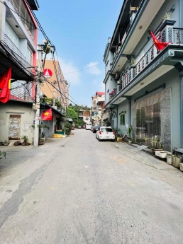 Bán nhà gần mặt phố Đa Sỹ Kiến Hưng 58m2 3T mt 10m chỉ hơn 5tỷ ô tô kdoanh.