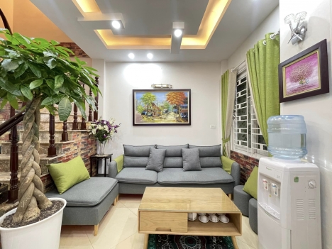 Hàng độc. Pháo Đài Láng, ngõ nông, oto gần, ngõ thoáng, thông, 38m2 sổ x 4T, chỉ 3,6 tỷ