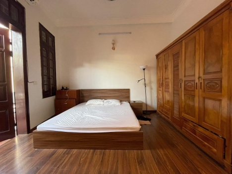 Bán siêu phẩm mặt phố , kinh doanh bất chấp ,vỉa hè rộng 40 mét 5 tầng chỉ 8 tỷ 6