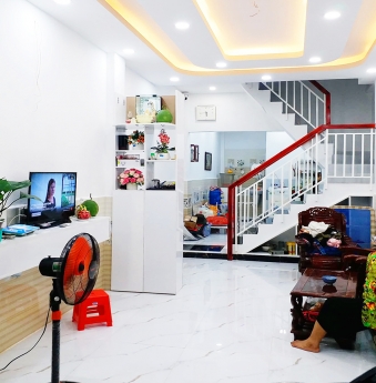 Bán nhà đẹp ở ngay, kế Hẻm xe hơi, Phạm Văn Hai Tân Bình 51m2 nhỉnh 6 tỷ