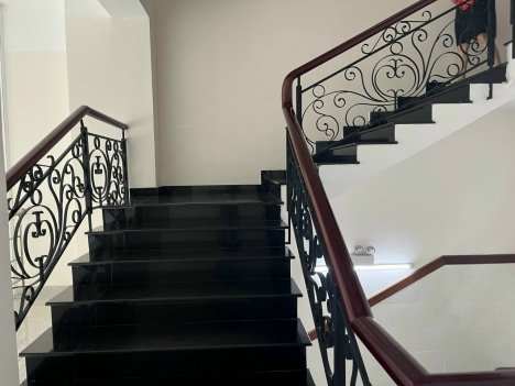 Bán gấp nhà góc 2MT Phạm Văn Đồng Thủ Đức, 5L giá 85 tỷ