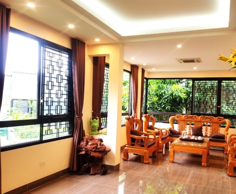 Bán gấp nhà phân lô VIP Xuân La, DT 80m x 5T, lô góc, ô tô vào nhà, giá rẻ.