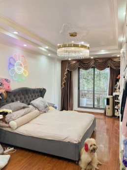 Bán Nhà Tây Sơn Đống Đa, 70m 4 Tầng, Mặt Tiền 5m, Gia 8.6 tỷ OTO Đỗ Cửa Kinh Doanh.