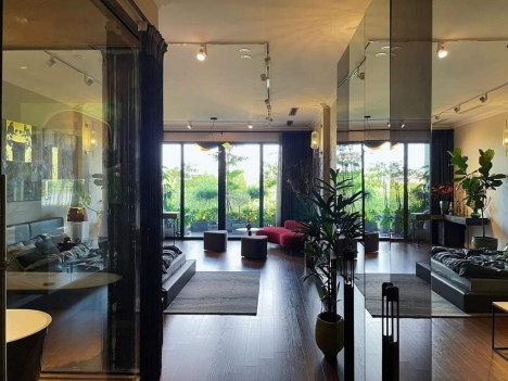 Bán gấp nhà lô góc vỉa hè phân lô TĐC Thanh Am Long Biên 
 DT 92m2, xây 4 tầng, nội thất nhập khẩu