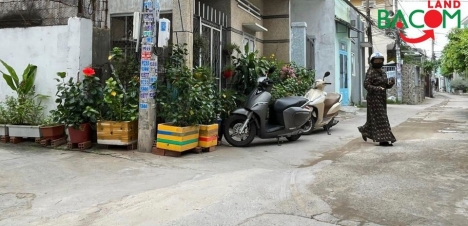 Bán đất lô góc giá siêu rẻ , còn khuyến mãi nguyên căn nhà C4, 68m2 Trung Dũng , trung tâm TP Biên