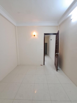 Bán Nhà 192 Lê Trọng Tấn- Thanh Xuân
Chỉ 4,4 tỷ có thương lượng
Phân Lô Quân Đội-40m ra Ngõ Oto