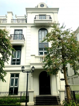 BIỆT THỰ LẠC LONG QUÂN - VÕNG THỊ - TÂY HỒ. Ô TÔ CHẠY VÒNG QUANH NHÀ. DT 171M. GIÁ 46,8 TỶ