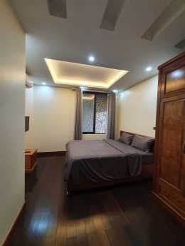 Ô Tô, LÔ GÓC, Thang máy, Lạc Long Quân 88m x 6 tầng, MT 6m, giá 12.2 tỷ.