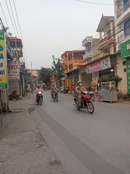 Nhỉnh 2 tỷ sở hữu đất 73m vuông vắn cách đường ô tô đỗ 10m - gần trung tâm chợ