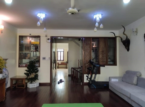 MẶT PHỐ, THANG MÁY, đoạn đẹp nhất Nghi Tàm 240 m x 7 tầng, MT8m, giá 41 tỷ.