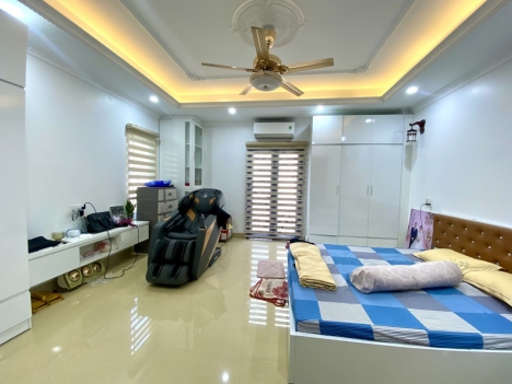Nhà phố Ái Mộ, Lô góc, Ô tô tránh, kinh doanh, 6 tầng, giá chỉ 7,5 tỷ.
