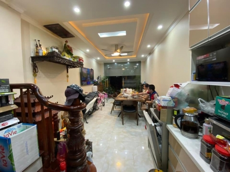 Minh Khai, lô góc, ngõ thông 48m2 ô tô qua cửa giá 4,2 tỷ.