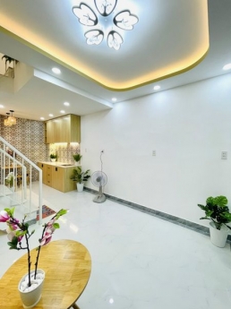 BÁN NHÀ MẶT TIỀN QUẬN PHÚ NHUẬN -NHỎ NHỎ XINH XINH.