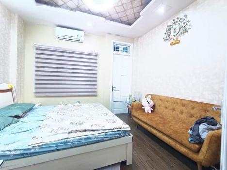 Bán nhà LÔ GÓC. Ngõ 68 Cầu Giấy. NHÀ ĐẸP, GẦN Ô TÔ. DT 40m2 có 7 ngủ chỉ 6.25 tỷ