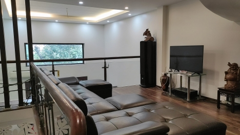 Bán nhà Ngọc Thụy, Long Biên, GARA Ô TÔ, Đủ NỘI THẤT, 45m2 x 5 tầng, Nhà ĐẸP, Ở NGAY, Giá 5,5 tỷ