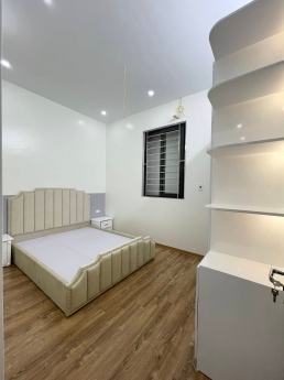 CẦN BÁN CCMN CẦU GIẤY 85M 8T THANG MÁY Ô TÔ NHỈNH 15 TỶ
