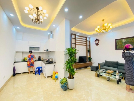 Bán nhà Tân Mai, 40m2 giá 2,9 tỷ,  ngõ thông, 3 gác tránh