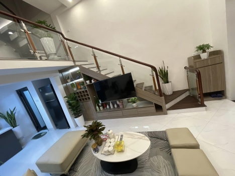 Bán nhà Phân Lô 651 Minh Khai thông Lạc Trung, Cách ô tô 20m. 35m x 4 tầng. 4.95 tỷ có THƯƠNG LƯỢNG