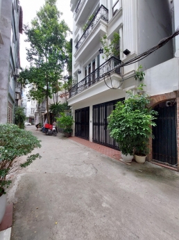 Bán nhanh nhà 5 tầng đẹp phố Hồng Tiến , Long Biên