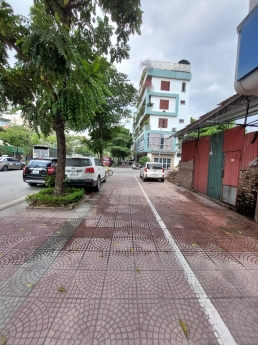 Cổ Linh - Thạch Bàn - Long Biên : Lô đất mặt phố 72 m2 siêu đẹp duy nhất bán .