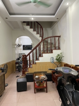 Bán nhà đẹp phân lô , vỉa hè .oto, kinh doanh đỉnh Tam Trinh  30 mét , 4 tầng chỉ 4 tỷ 1 Hoàng Mai