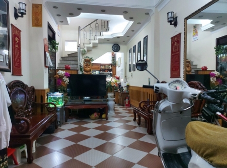 TRUNG TÂM VẠN PHÚC, Ô TÔ QUA CỬA, SÁT PHỐ, KHU CÁN BỘ HVCT. 38MX3T. GIÁ CHỈ 3.3 TỶ