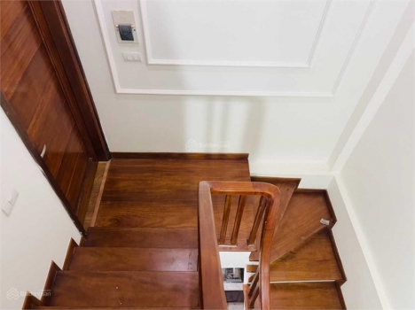 Bán nhà Hoàng hoa Thám 43m x 5 Tầng, ngõ Vip, giá 3.5 tỷ.