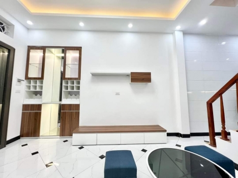 Bất ngờ! Bán nhà Dương Văn Bé 35m2, gần phố, đẹp, mới giá chỉ 3.08 tỷ!