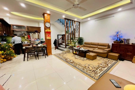 Bán nhà 52mx4T,thoáng,đường oto,gần đường,Q. Đống Đa,hơn 8 tỉ TL,sổ đỏ chính chủ,0936248335