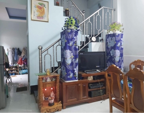 Bán nhà Quận 12 Giá rẻ - 200m2- có 12 phòng trọ. chỉ 40tr.m2.