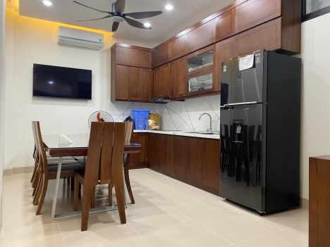 Nhà đẹp Trần Quốc Hoàn, phân lô, 2 thoáng, gara ô tô 7 chỗ, kinh doanh, dân xây