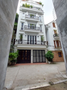 Bán nhanh nhà 5 tầng đẹp phố Hồng Tiến , Long Biên