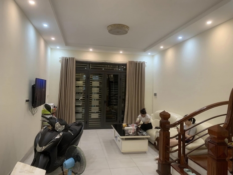BÁN NHÀ PHỐ HOÀNG VĂN THÁI: 44M2, 5 TẦNG, 4 NGỦ, NHÀ MỚI GẦN PHỐ. 3.6 TỶ