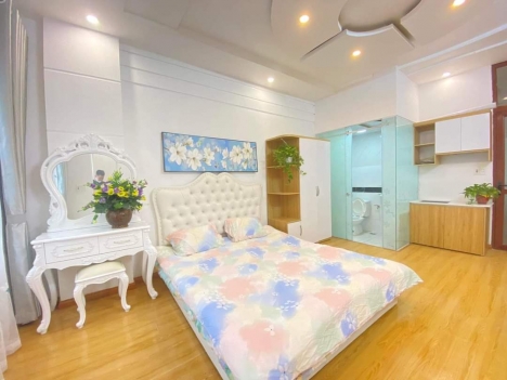 Toà CHDV Cầu Giấy 24P full nội thất như 5*, thang máy, DT 120tr/tháng, thang máy 95m-11 tỷ