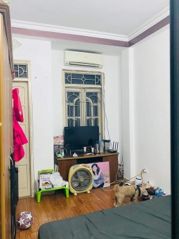 Gia đình cần bán nhà phố Vĩnh Hưng 39m2, 5 tầng. Ngõ to rộng, ô tô lùi 3,35 tỷ