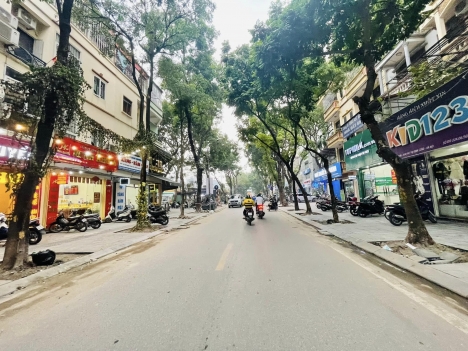 NHÀ MẶT PHỐ CHÍNH KINH THANH XUÂN 70M KINH DOANH ĐỈNH GIÁ QUÁ ĐẸP VỚI KHU VỰC NHỈNH 9 TỶ