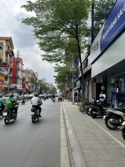 Bán nhà mặt phố Tây Sơn ,Đống Đa, 200m2, mt 6m, giá 42 tỉ, thương lượng mạnh