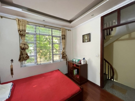 Bán nhà 4 tầng phố Đặng Văn Ngữ, 54m2, 5.4 tỷ ( có thương lượng )