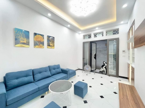 Bất ngờ! Bán nhà Dương Văn Bé 35m2, gần phố, đẹp, mới giá chỉ 3.08 tỷ!