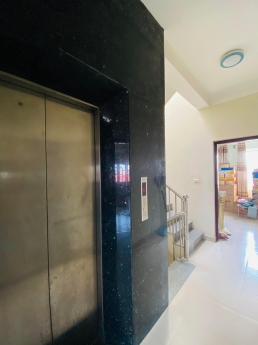 Đức Giang, Bán tòa nhà dv cho thuê, lô góc 3 mặt, 110m*6T thang máy, 16 tỷ dư