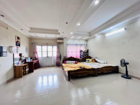 Đức Giang, Bán tòa nhà dv cho thuê, lô góc 3 mặt, 110m*6T thang máy, 16 tỷ dư