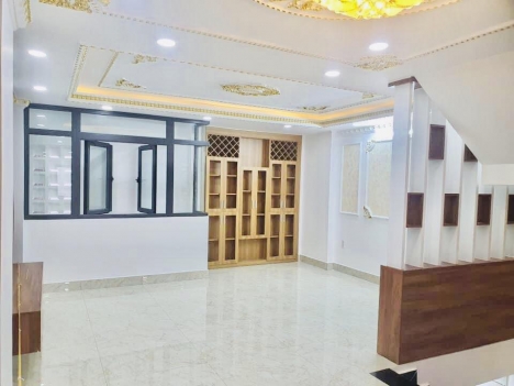 Căn nhà cực đẹp xây 1 trệt, 1 lửng, 2 lầu, sân thượng. Đã giảm mạnh 500tr. Giá cực kỳ tốt cho khách