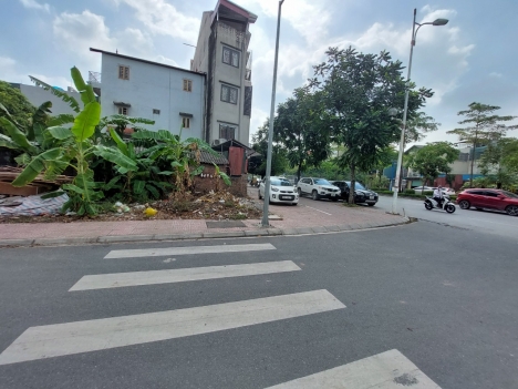 Cổ Linh - Thạch Bàn - Long Biên : Lô đất mặt phố 72 m2 siêu đẹp duy nhất bán .