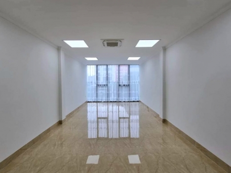 BÁN NHÀ MẶT PHỐ QUẬN CẦU GIẤY-KD-THANG MÁY-OTO-30m2-GIÁ:16,8 TỶ