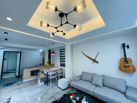 Bán nhà mặt phố Đại Yên, Ba Đình 40m 6T 10.3 tỷ VỈA HÈ, KINH DOANH